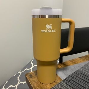 Stanley 40oz tumbler yarrow